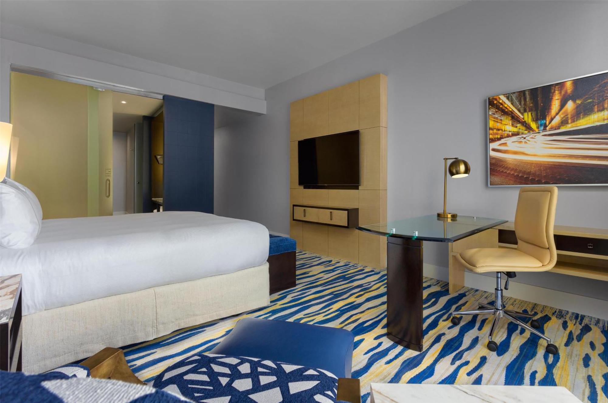 Premium Ocean View 1 King Bed