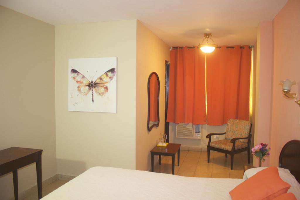 Queen Room,377378581:JPEG