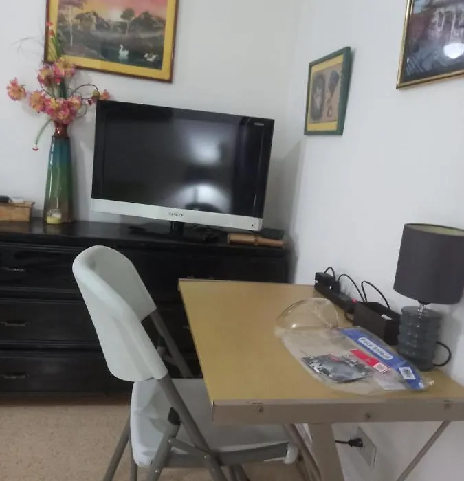 Visto Con Bano Privado,-1