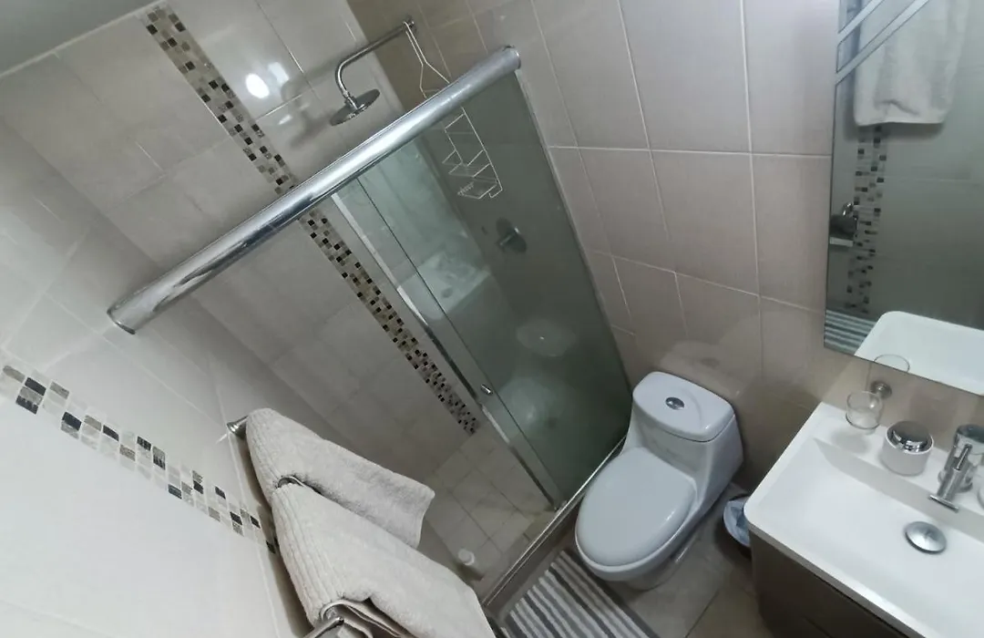 Calida Habitacion En Centrico Edificio Con Piscina Y Gimnasio-1