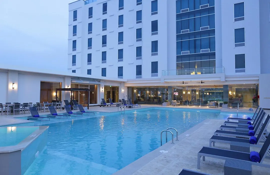 Crowne Plaza Airport By Ihg-1