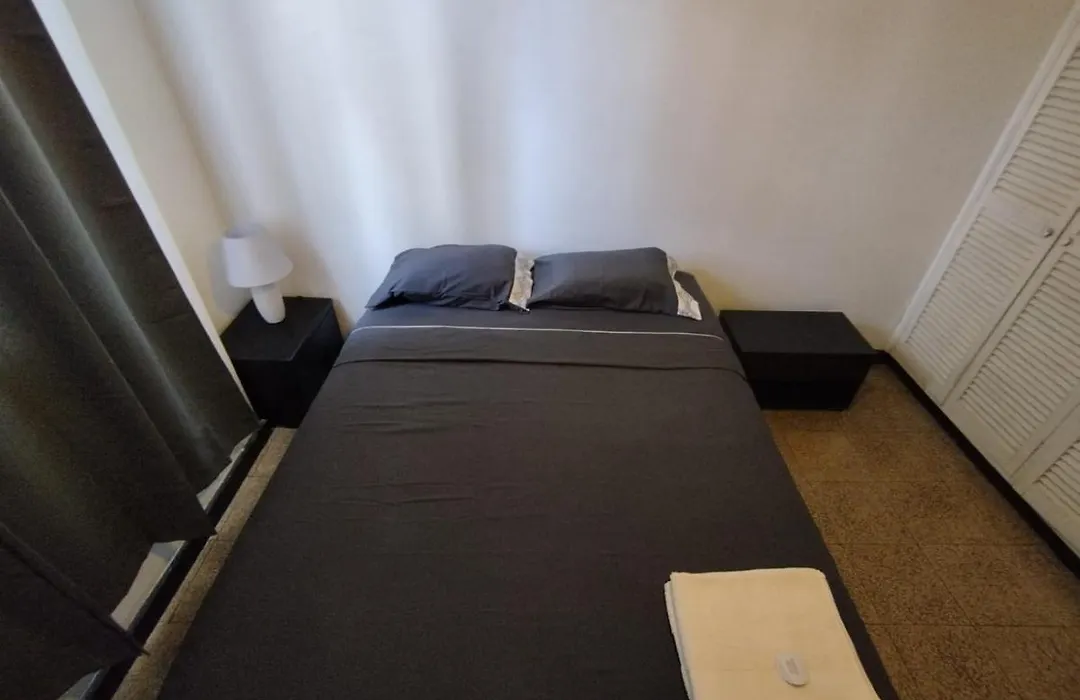 Cuarto En Apartamento En Via Espana-1