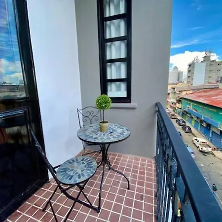 Casa Donovan 1918 Vive Casco Viejo Panama 5-2