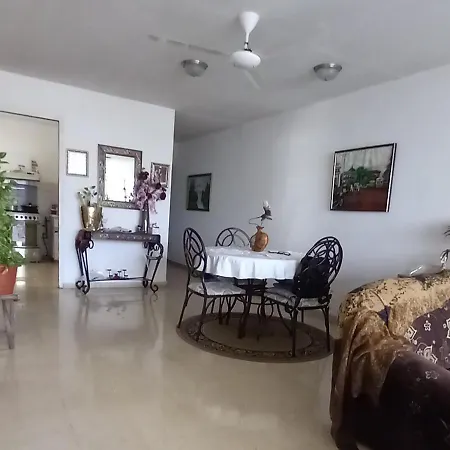 Visto Con Bano Privado,-2