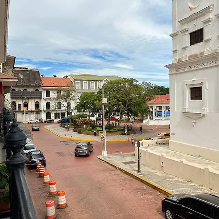Apartamento en el Corazón de Casco Viejo Panamá 12-3