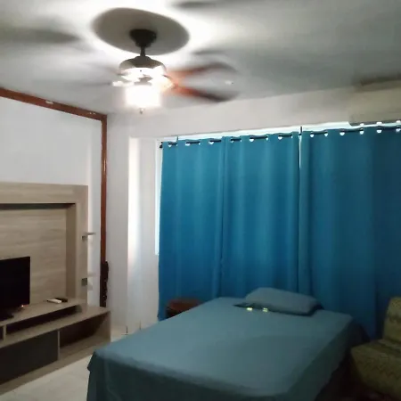 Hostal L Y G-2