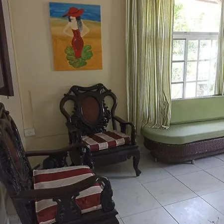 Se Alquila Comodo Apartamento.-2