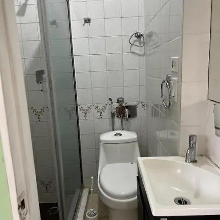 Habitacion Amplia Con Bano Privado En Apartamento Familiar-3