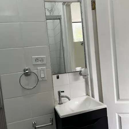 Habitacion Amplia Con Bano Privado En Apartamento Familiar-2