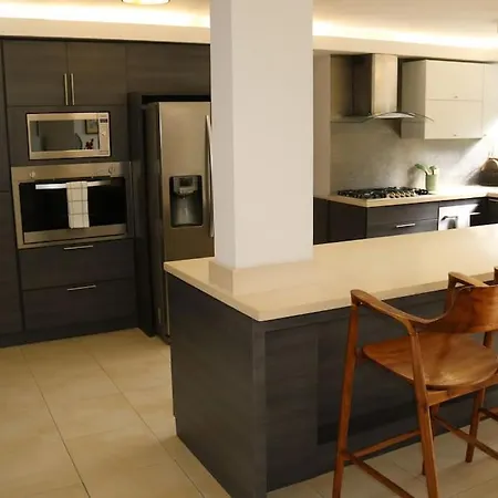 Pu4A Big Apt Overlooking Parque Urraca City Center-3