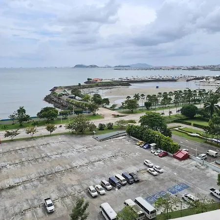 Disfruta De Una Excelente Vista Desde El Balcon.-3