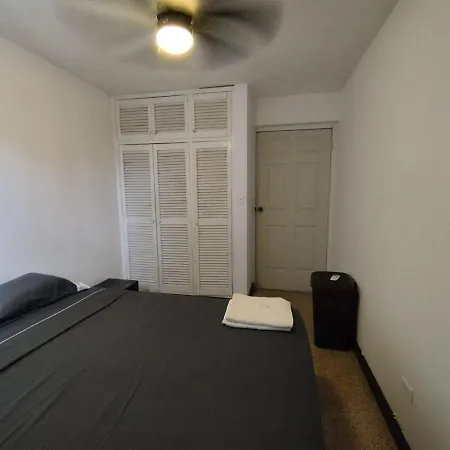 Cuarto En Apartamento En Via Espana-2