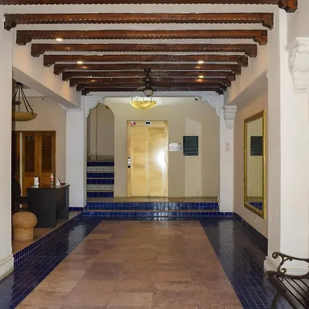 Best Location - Spacious And Fancy Apt-3