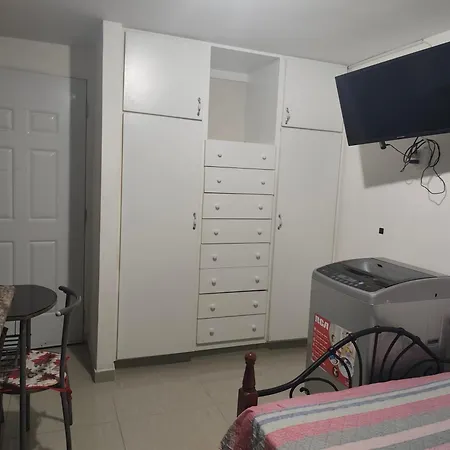 Apartamentito Tipo Estudio Amueblado Tranquilo Y Acogedor Cocina Y Bano Privado Independiente En Chanis Cerca De Costa Del Este-3