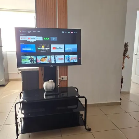 Apartamento 3 Habitaciones Y Piscina A Solo 15 Minutos Del Aeropuerto-3