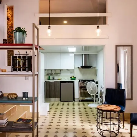 Small loft at Casa Neuman, Casco Antiguo-3