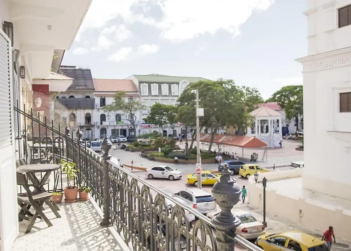 Central Apartment In Casco Viejo - View On Main Plaza