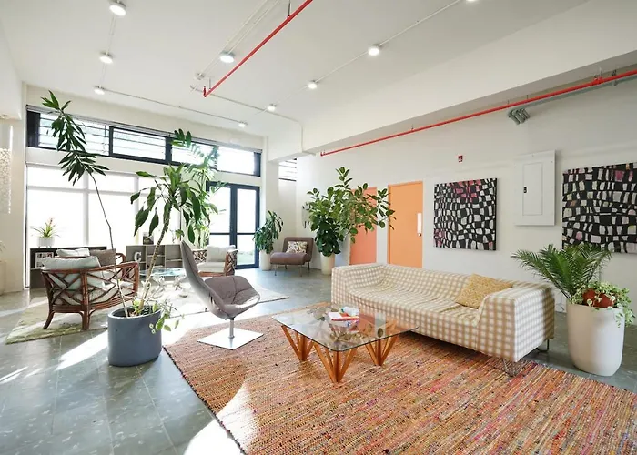 Stunning Loft In Santa Ana