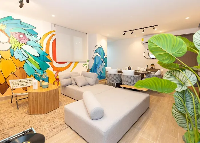 Pet friendly The Tropics Condo By Acomodo Panama City