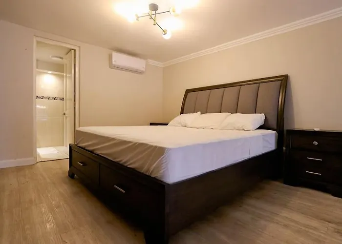 Plaza Catedral 102 - Apartment W/ Balcony In Plaza Catedral Panama 