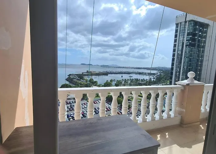 Disfruta De Una Excelente Vista Desde El Balcon.