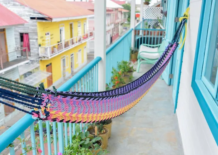 Bocas Style Apartment - Casco Viejo