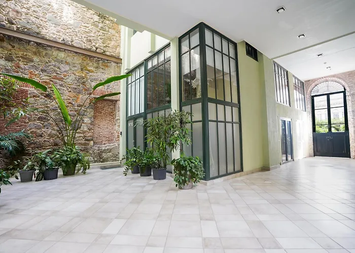 Amazinn Places Casco Viejo Design Pool X Panama City