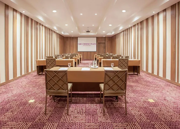 Crowne Plaza Airport By Ihg